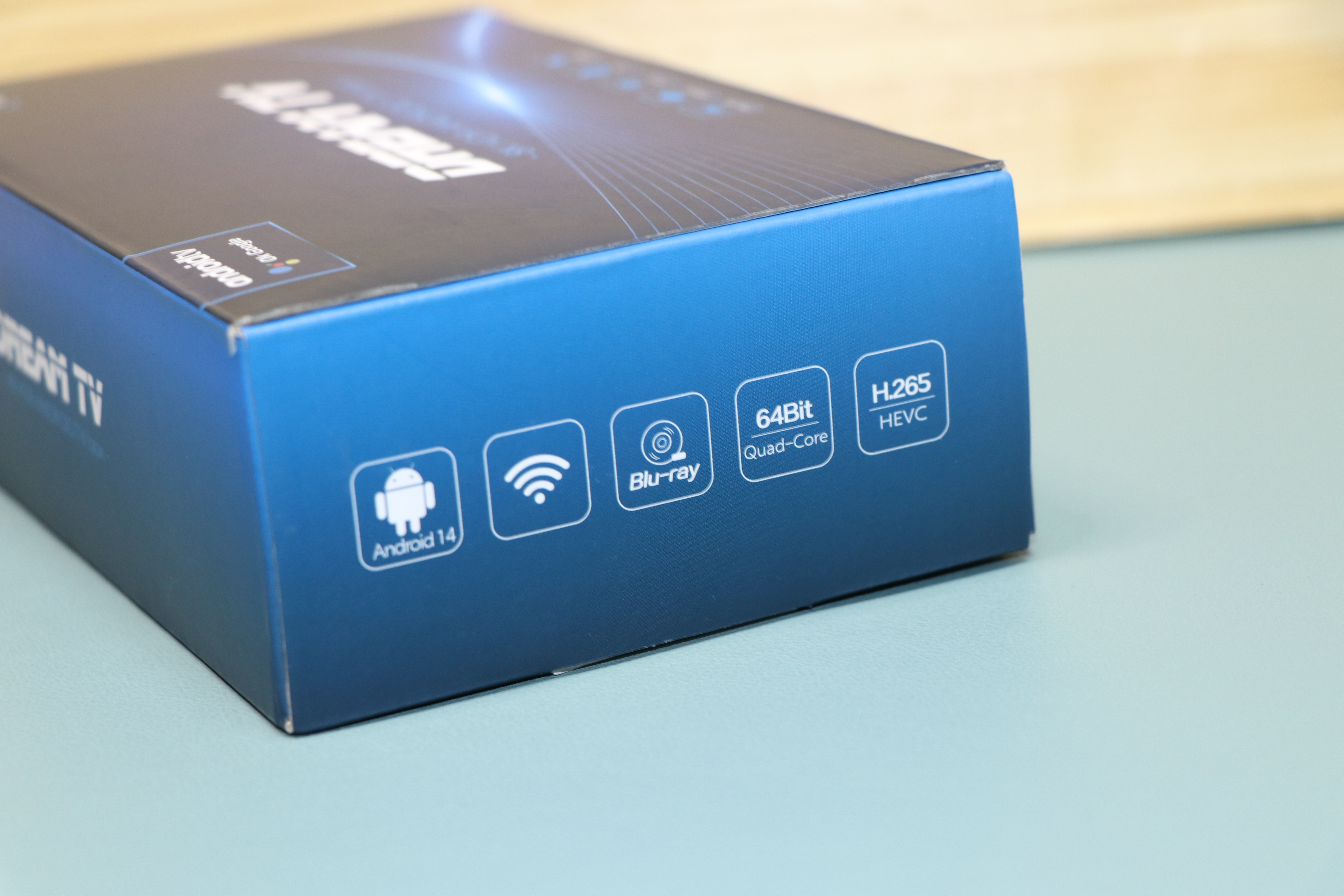 夢想盒子標準版 DreamTV S 開箱：包裝側面 Android 14 及四核心規格