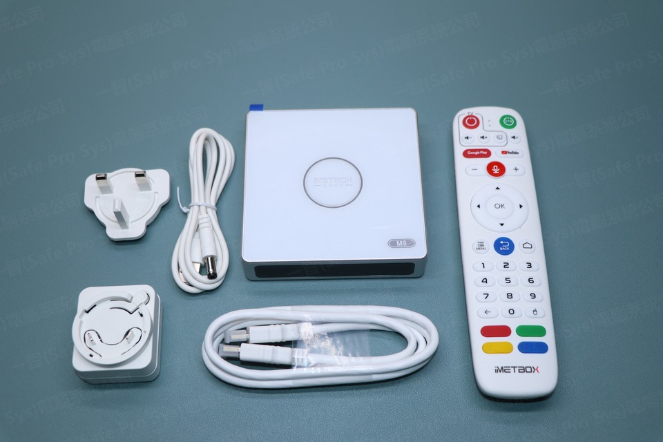 M8 旗艦版主機、遙控、電源及 HDMI 全套配件
